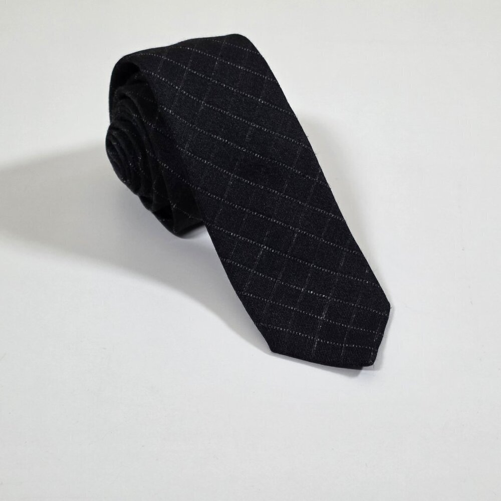 Hugo Boss Wool Silk Tie Gray Geometric Preppy Office Italy W 2.25" L 60.5" FLAW